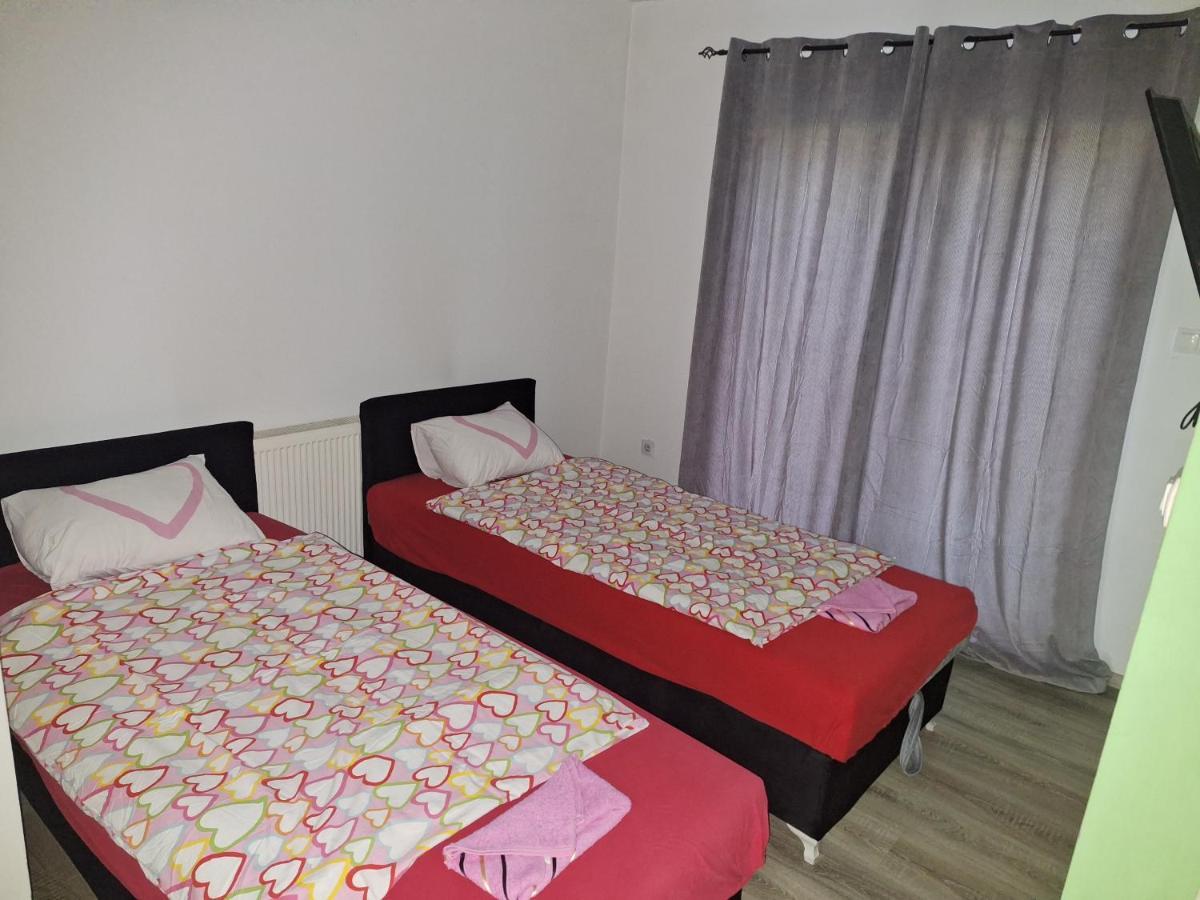 Apartmani Lana SJJ Exteriör bild