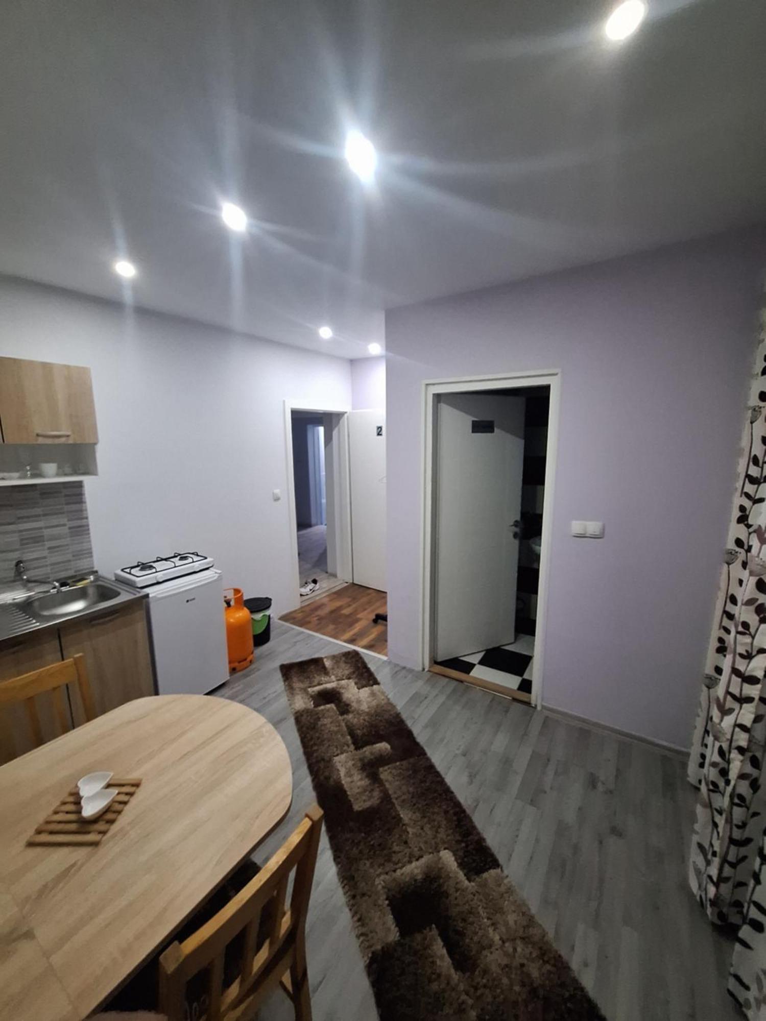 Apartmani Lana SJJ Exteriör bild